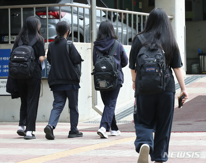 [단독]첫 고교학점제 경험한 고1·학부모 72% 