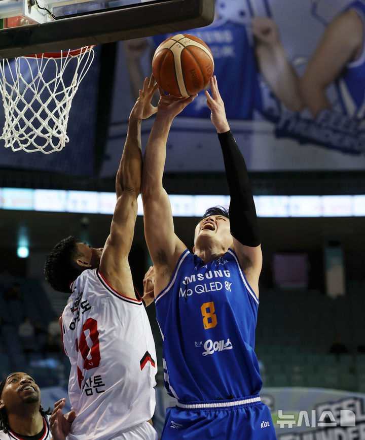 프로농구 삼성, 선두 정관장 89-75 격파…5할 승률·맞대결 2연승