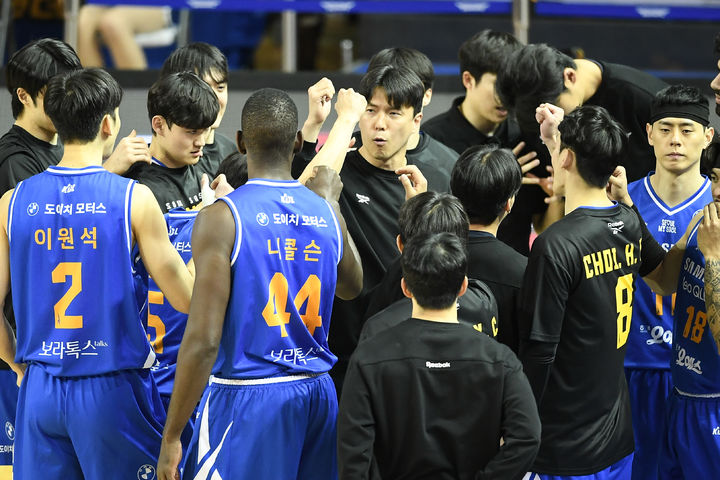 '5할 승률 달성' 김효범 삼성 감독 